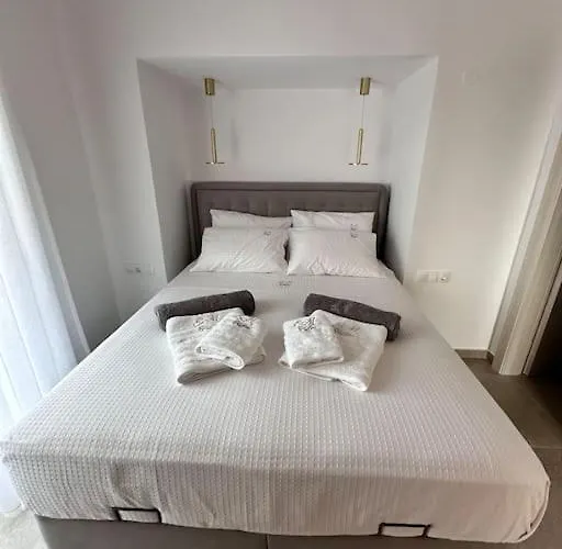 Mare Luxury By Elia Mare ניאה מודאניה