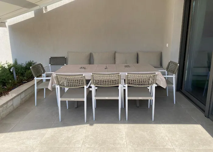 Mare Luxury By Elia Mare ניאה מודאניה