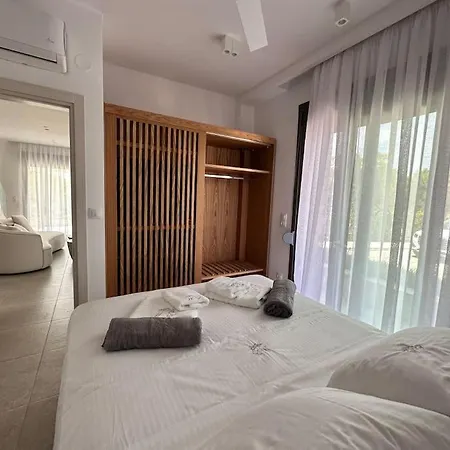 Mare Luxury By Elia Mare *